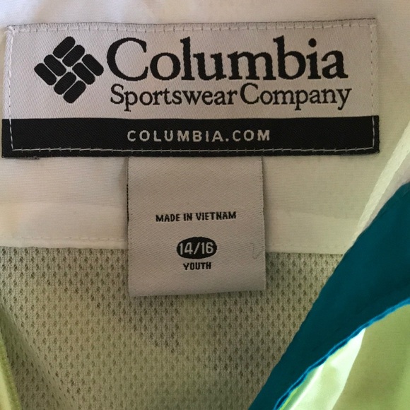 Windbreaker/soft shell jacket. - Picture 2 of 5